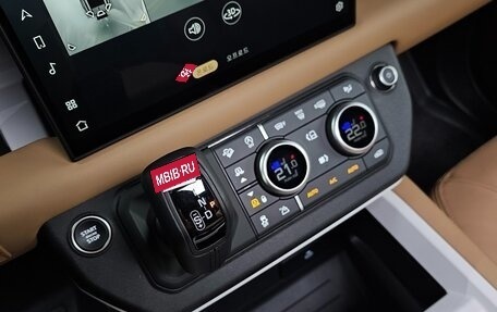 Land Rover Defender II, 2024 год, 11 390 000 рублей, 7 фотография