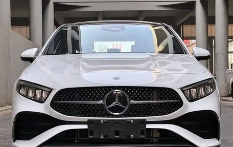 Mercedes-Benz A-Класс, 2024 год, 2 700 000 рублей, 2 фотография