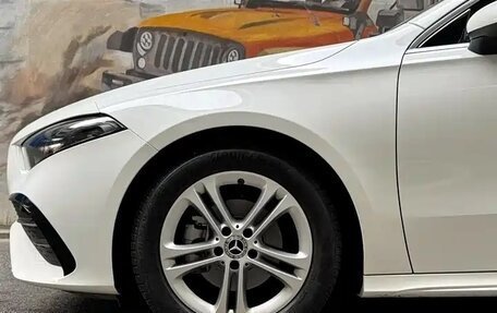 Mercedes-Benz A-Класс, 2024 год, 2 700 000 рублей, 13 фотография