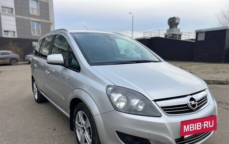 Opel Zafira B, 2013 год, 690 000 рублей, 2 фотография