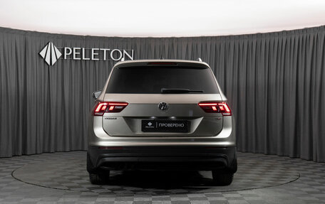 Volkswagen Tiguan II, 2017 год, 1 840 000 рублей, 6 фотография