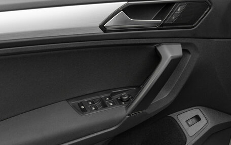 Volkswagen Tiguan II, 2017 год, 1 840 000 рублей, 16 фотография