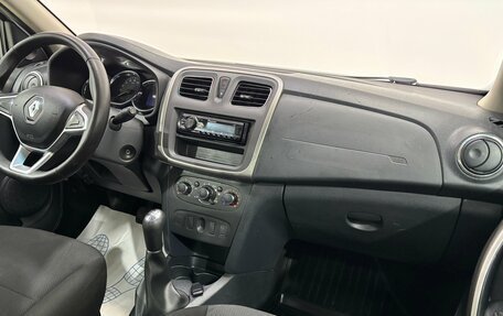 Renault Logan II, 2018 год, 719 000 рублей, 12 фотография