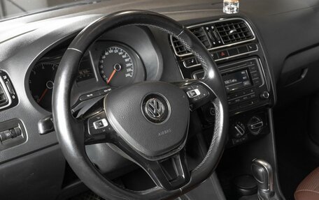 Volkswagen Polo VI (EU Market), 2017 год, 1 156 000 рублей, 3 фотография