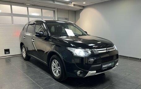 Mitsubishi Outlander III рестайлинг 3, 2014 год, 1 530 000 рублей, 3 фотография