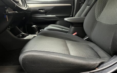 Mitsubishi Outlander III рестайлинг 3, 2014 год, 1 530 000 рублей, 9 фотография