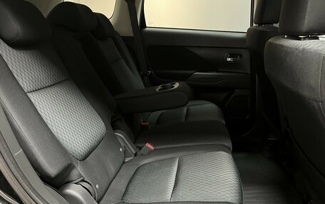 Mitsubishi Outlander III рестайлинг 3, 2014 год, 1 530 000 рублей, 15 фотография