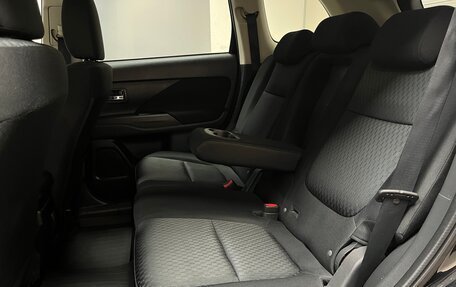 Mitsubishi Outlander III рестайлинг 3, 2014 год, 1 530 000 рублей, 11 фотография