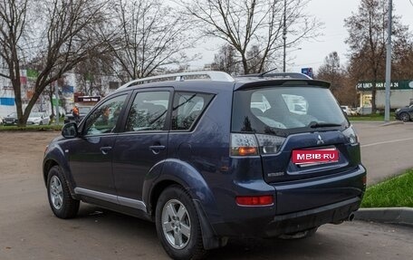 Mitsubishi Outlander III рестайлинг 3, 2007 год, 700 000 рублей, 1 фотография