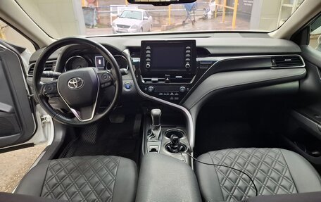 Toyota Camry, 2021 год, 3 000 000 рублей, 5 фотография