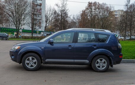 Mitsubishi Outlander III рестайлинг 3, 2007 год, 700 000 рублей, 2 фотография