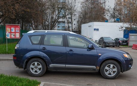 Mitsubishi Outlander III рестайлинг 3, 2007 год, 700 000 рублей, 7 фотография