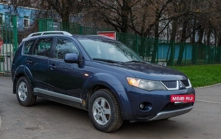 Mitsubishi Outlander III рестайлинг 3, 2007 год, 700 000 рублей, 6 фотография
