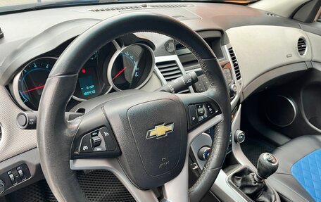 Chevrolet Cruze II, 2011 год, 735 000 рублей, 16 фотография