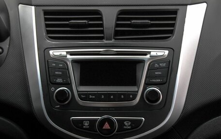 Hyundai Solaris II рестайлинг, 2015 год, 1 099 000 рублей, 19 фотография