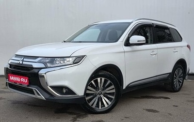 Mitsubishi Outlander III рестайлинг 3, 2018 год, 2 200 000 рублей, 1 фотография