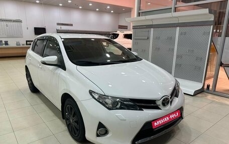 Toyota Auris II, 2013 год, 1 199 900 рублей, 1 фотография