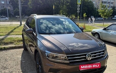 Volkswagen Tiguan II, 2018 год, 2 150 000 рублей, 2 фотография