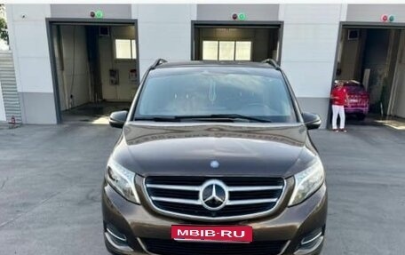 Mercedes-Benz V-Класс, 2016 год, 6 650 000 рублей, 1 фотография