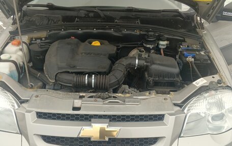 Chevrolet Niva I рестайлинг, 2018 год, 860 000 рублей, 5 фотография