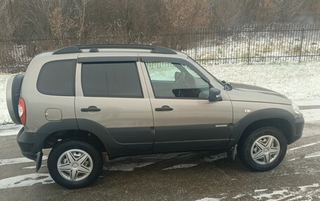 Chevrolet Niva I рестайлинг, 2018 год, 860 000 рублей, 4 фотография