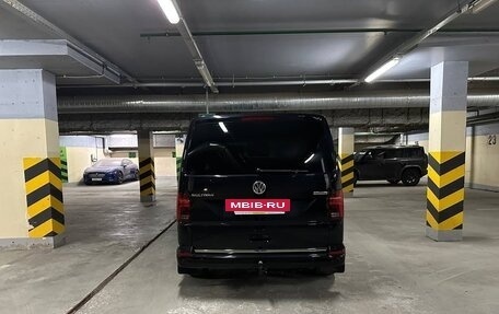 Volkswagen Multivan T6 рестайлинг, 2020 год, 7 500 000 рублей, 5 фотография