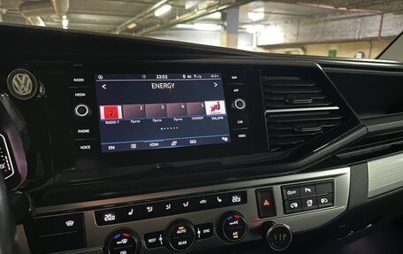 Volkswagen Multivan T6 рестайлинг, 2020 год, 7 500 000 рублей, 14 фотография