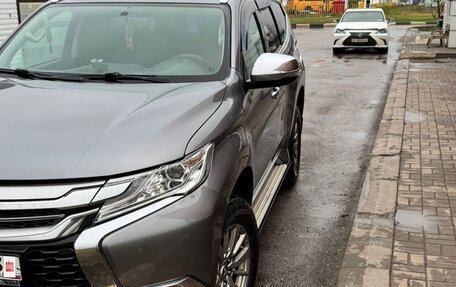 Mitsubishi Pajero Sport III рестайлинг, 2017 год, 2 250 000 рублей, 2 фотография