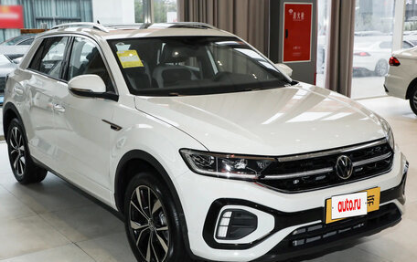 Volkswagen T-Roc I, 2025 год, 2 300 000 рублей, 2 фотография