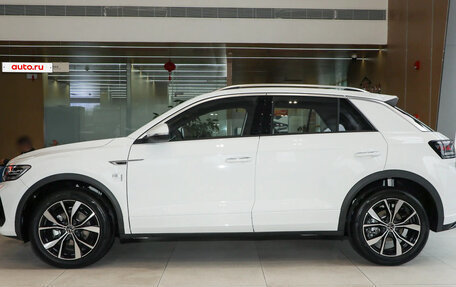 Volkswagen T-Roc I, 2025 год, 2 300 000 рублей, 4 фотография