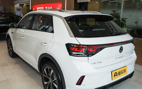 Volkswagen T-Roc I, 2025 год, 2 300 000 рублей, 5 фотография