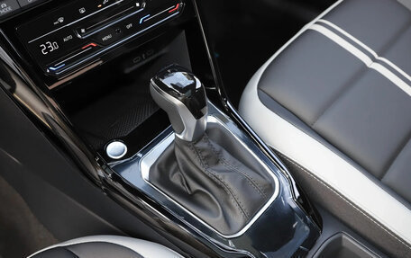 Volkswagen T-Roc I, 2025 год, 2 300 000 рублей, 8 фотография