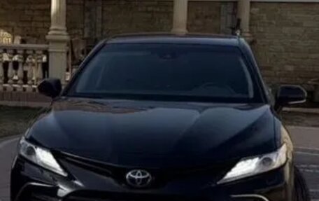 Toyota Camry, 2020 год, 3 250 000 рублей, 2 фотография