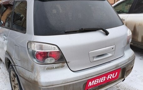 Mitsubishi Outlander III рестайлинг 3, 2004 год, 600 000 рублей, 2 фотография