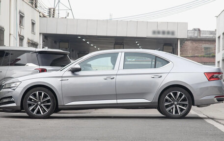 Skoda Superb III рестайлинг, 2025 год, 1 850 000 рублей, 3 фотография