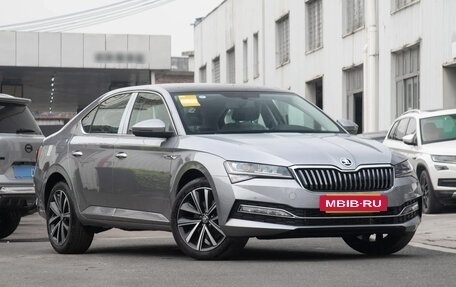 Skoda Superb III рестайлинг, 2025 год, 1 850 000 рублей, 4 фотография