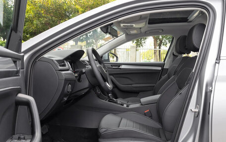 Skoda Superb III рестайлинг, 2025 год, 1 850 000 рублей, 11 фотография