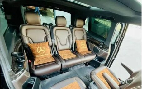 Mercedes-Benz V-Класс, 2016 год, 6 650 000 рублей, 8 фотография