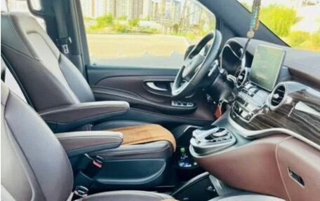 Mercedes-Benz V-Класс, 2016 год, 6 650 000 рублей, 2 фотография