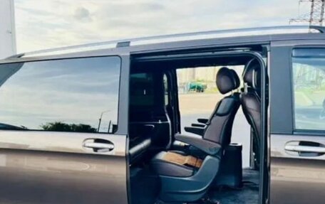 Mercedes-Benz V-Класс, 2016 год, 6 650 000 рублей, 5 фотография