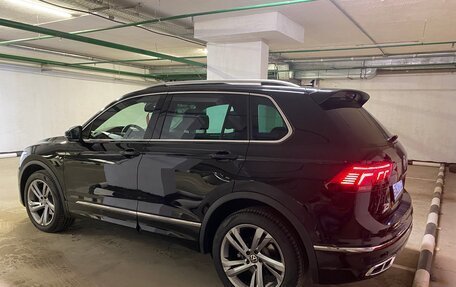 Volkswagen Tiguan II, 2021 год, 4 550 000 рублей, 2 фотография