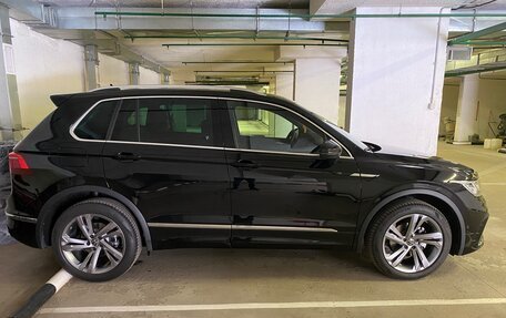 Volkswagen Tiguan II, 2021 год, 4 550 000 рублей, 4 фотография