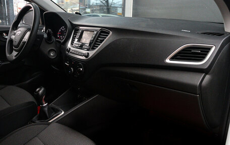 Hyundai Solaris II рестайлинг, 2018 год, 997 000 рублей, 9 фотография