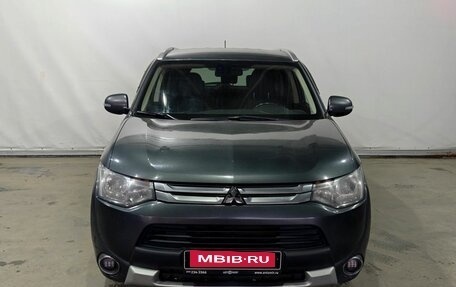 Mitsubishi Outlander III рестайлинг 3, 2014 год, 1 285 000 рублей, 2 фотография