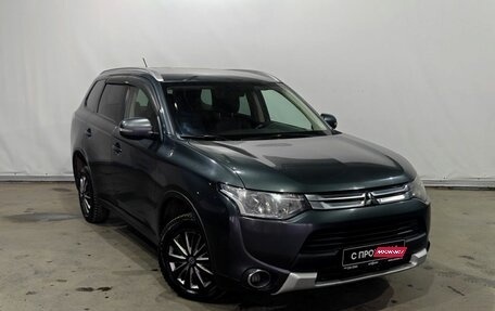 Mitsubishi Outlander III рестайлинг 3, 2014 год, 1 285 000 рублей, 3 фотография