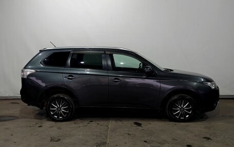 Mitsubishi Outlander III рестайлинг 3, 2014 год, 1 285 000 рублей, 8 фотография