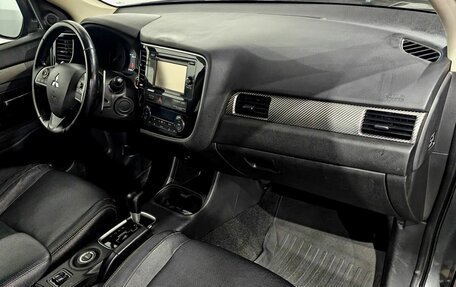 Mitsubishi Outlander III рестайлинг 3, 2014 год, 1 285 000 рублей, 11 фотография