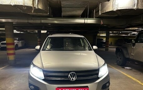 Volkswagen Tiguan I, 2012 год, 1 000 000 рублей, 2 фотография
