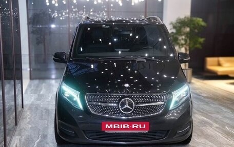 Mercedes-Benz V-Класс, 2015 год, 4 950 000 рублей, 2 фотография