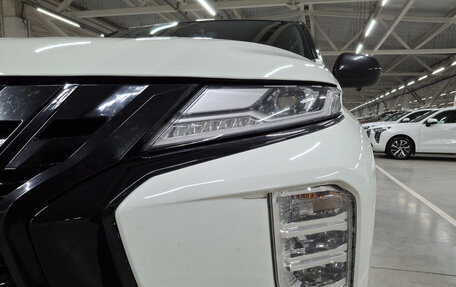 Mitsubishi Montero Sport, 2022 год, 4 200 000 рублей, 21 фотография